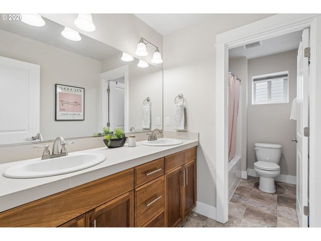 1204 Nw 114TH St, Vancouver, WA 98685