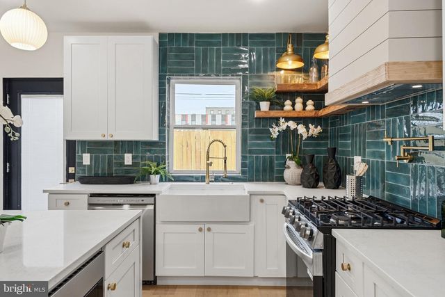 1530 N LAWRENCE ST, Philadelphia, PA 19122