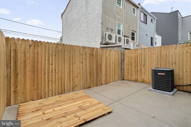 1530 N LAWRENCE ST, Philadelphia, PA 19122