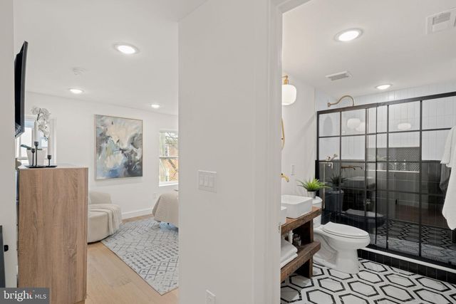 1530 N LAWRENCE ST, Philadelphia, PA 19122