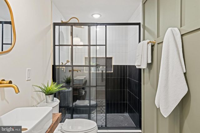 1530 N LAWRENCE ST, Philadelphia, PA 19122