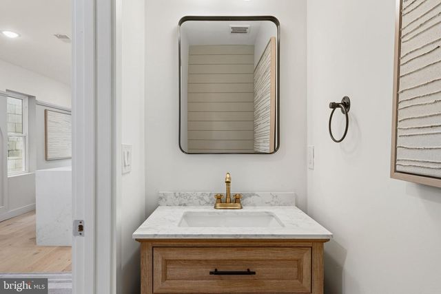 1530 N LAWRENCE ST, Philadelphia, PA 19122