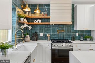 1530 N LAWRENCE ST, Philadelphia, PA 19122