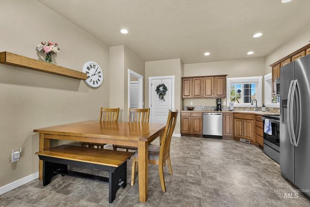 2179 W Fieldstream Dr, Meridian, ID 83646