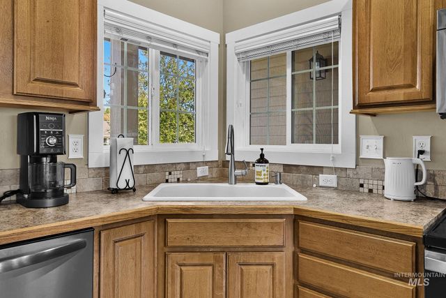2179 W Fieldstream Dr, Meridian, ID 83646