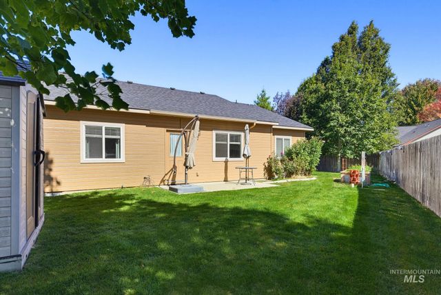 2179 W Fieldstream Dr, Meridian, ID 83646