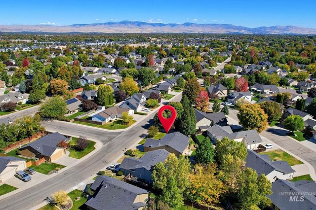 2179 W Fieldstream Dr, Meridian, ID 83646