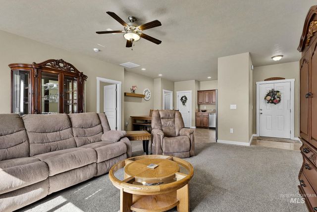 2179 W Fieldstream Dr, Meridian, ID 83646