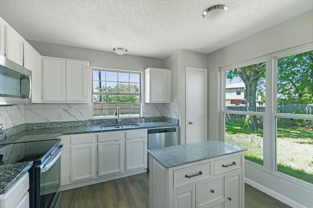 1019 Danforth Court, Arlington, TX 76017