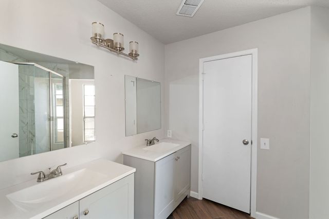 1019 Danforth Court, Arlington, TX 76017