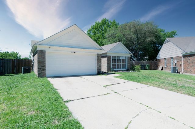 1019 Danforth Court, Arlington, TX 76017
