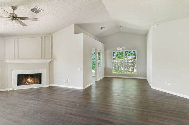 1019 Danforth Court, Arlington, TX 76017