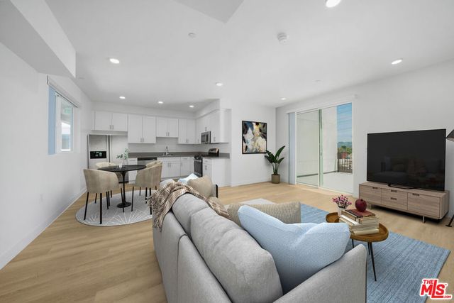 14825 Delano Street 306, Los Angeles, CA 91411