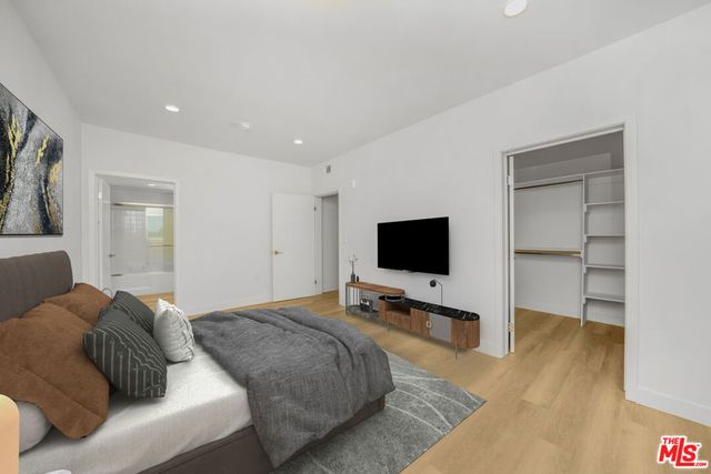 14825 Delano Street 306, Los Angeles, CA 91411
