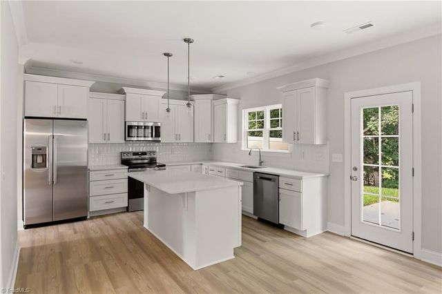 1938 Wild Rosewood Way, Winston-salem, NC 27103
