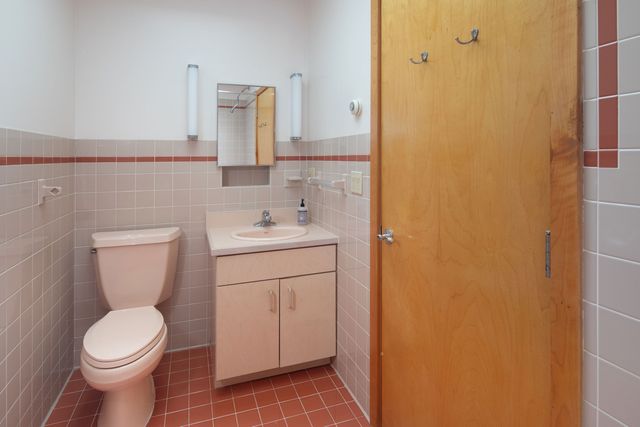 8 Tokone Hills Road, Salisbury, CT 06039