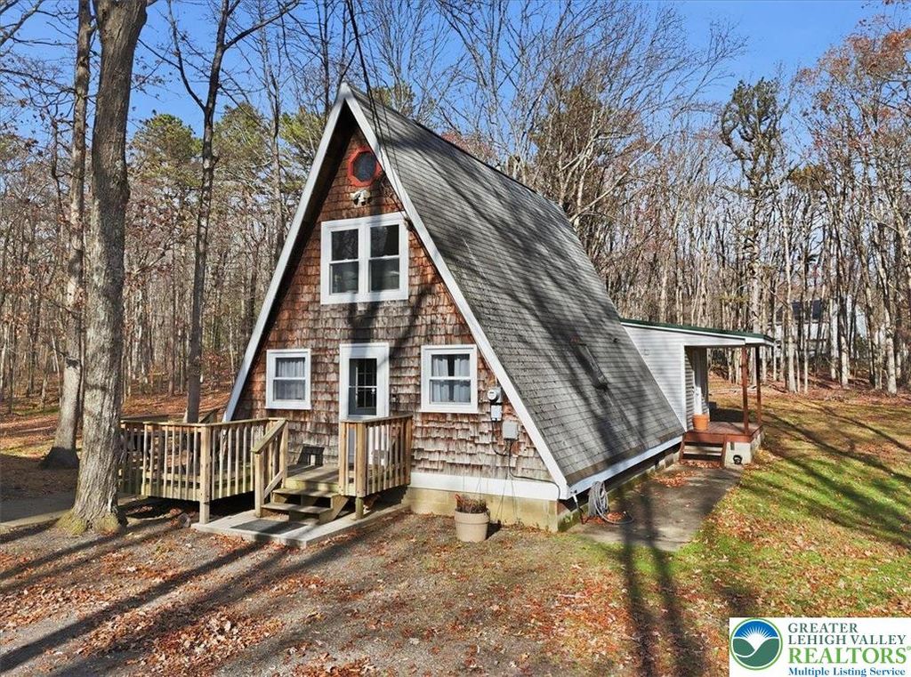 497 Jonas Road, Chestnuthill Twp, PA 18330