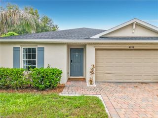 4306 NE 24th PL, Cape Coral, FL 33909