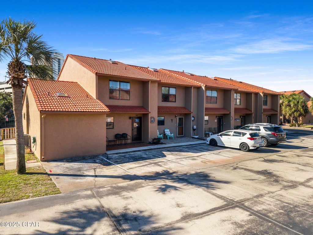 Image 40 of property listing at 208 Grande Island Boulevard, Panama City Beach, FL 32407