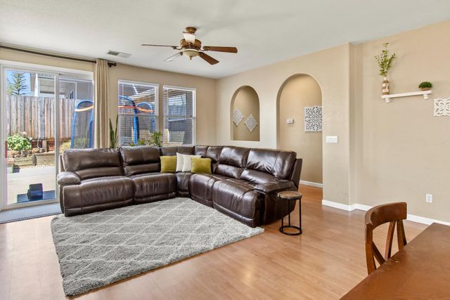 5950 Becky Way, Loomis, CA 95650