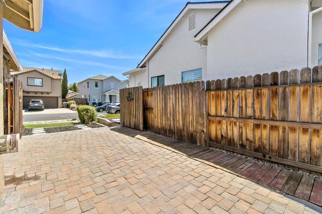 5950 Becky Way, Loomis, CA 95650
