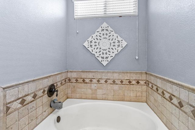 5950 Becky Way, Loomis, CA 95650