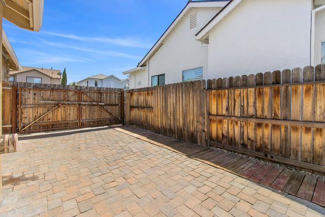 5950 Becky Way, Loomis, CA 95650