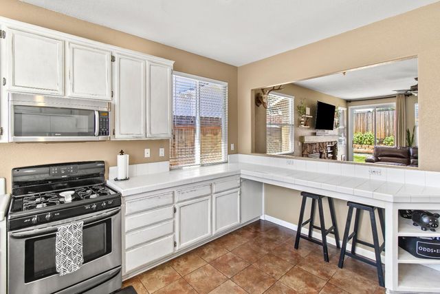 5950 Becky Way, Loomis, CA 95650