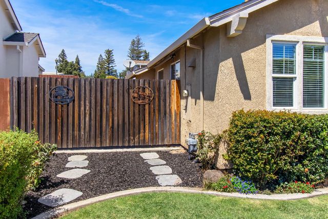 5950 Becky Way, Loomis, CA 95650