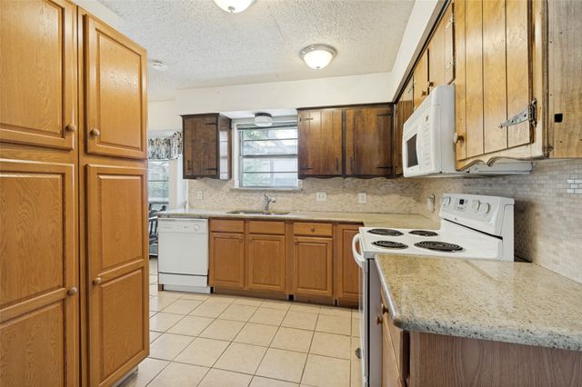 7805 Marlborough Drive W, Fort Worth, TX 76134