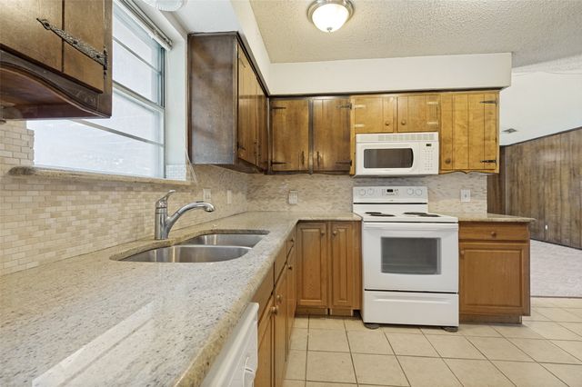 7805 Marlborough Drive W, Fort Worth, TX 76134