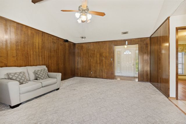 7805 Marlborough Drive W, Fort Worth, TX 76134