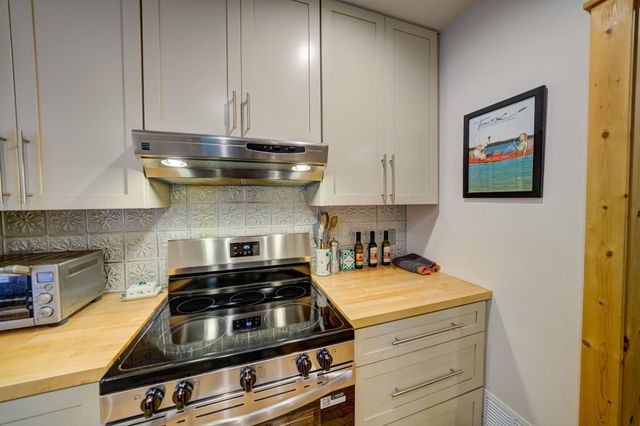 9144 E Hoxie Road, Elmwood Twp, MI 49621