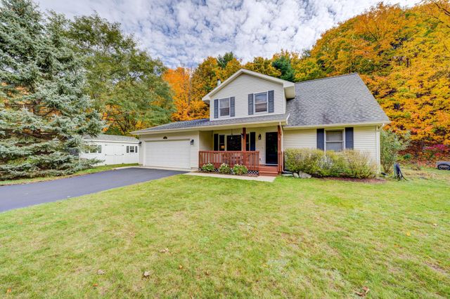 9144 E Hoxie Road, Elmwood Twp, MI 49621