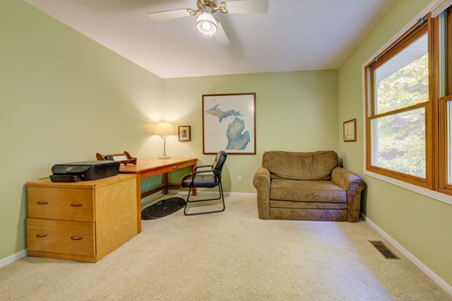 9144 E Hoxie Road, Elmwood Twp, MI 49621