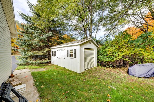 9144 E Hoxie Road, Elmwood Twp, MI 49621