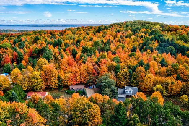 9144 E Hoxie Road, Elmwood Twp, MI 49621