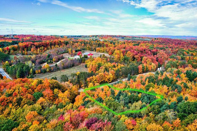 9144 E Hoxie Road, Elmwood Twp, MI 49621