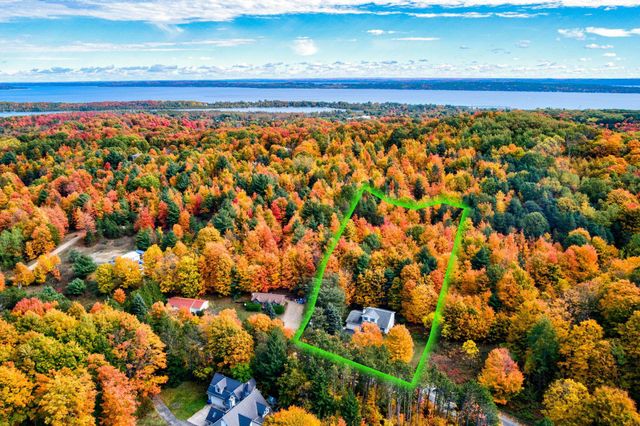 9144 E Hoxie Road, Elmwood Twp, MI 49621