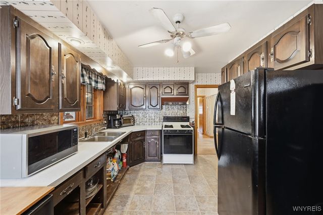 933 Creek Road Extension, Lewiston, NY 14092