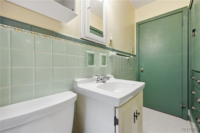 933 Creek Road Extension, Lewiston, NY 14092