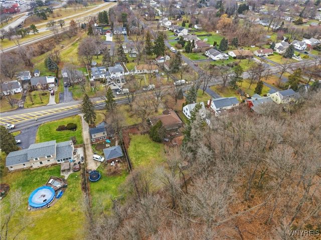 933 Creek Road Extension, Lewiston, NY 14092