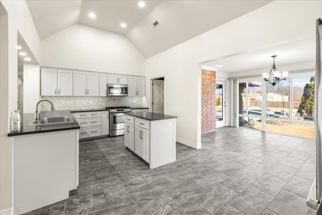 1198 Bob White Avenue, Springdale, AR 72764