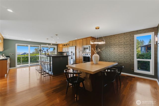 8615 43rd Street W, University Place, WA 98466