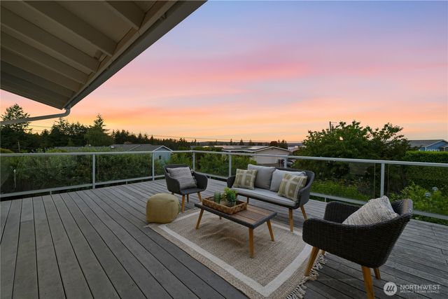 8615 43rd Street W, University Place, WA 98466
