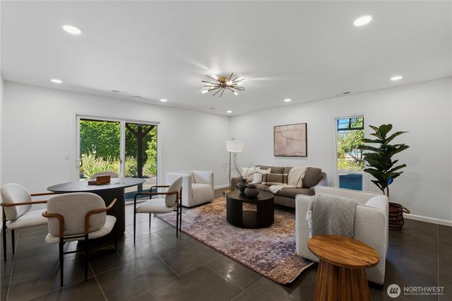 8615 43rd Street W, University Place, WA 98466