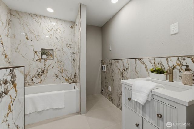 8615 43rd Street W, University Place, WA 98466
