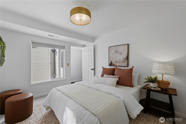 8615 43rd Street W, University Place, WA 98466