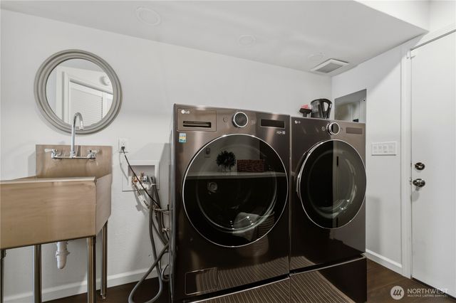 8615 43rd Street W, University Place, WA 98466