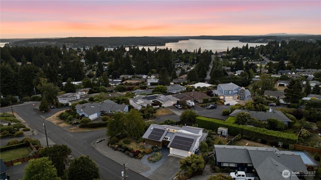 8615 43rd Street W, University Place, WA 98466